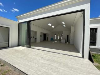 Foto 4 de HERMOSA CASA EN VENTA POR ESTRENAR