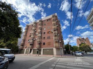 Foto 1 de Departamento en Alquiler en General Paz - 1 dormitorio con balcones