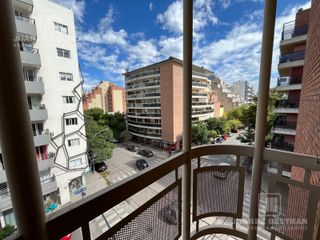 Foto 4 de Departamento en Alquiler en General Paz - 1 dormitorio con balcones
