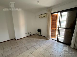 Foto 3 de Departamento en Alquiler en General Paz - 1 dormitorio con balcones