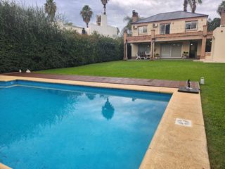 Foto 2 de Casa en San Marino (Funes Hills)