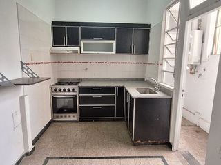 Foto 1 de VENTA PH 3 AMB ALMAGRO
