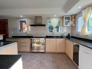 Foto 9 de VENTA Casa 4 Amb con Quincho - 3 Lotes La armonia