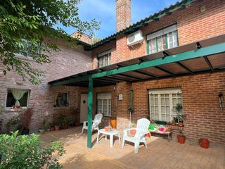 Foto 25 de VENTA Casa 4 Amb con Quincho - 3 Lotes La armonia