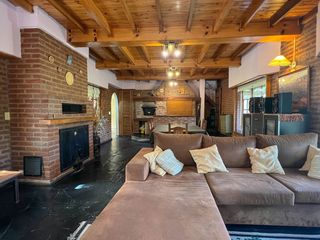 Foto 7 de VENTA Casa 4 Amb con Quincho - 3 Lotes La armonia