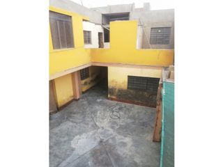 Foto 3 de CHORRILLOS - VENTA CASA COMO TERRENO - ÁREA 262 m2