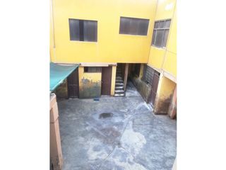 Foto 4 de CHORRILLOS - VENTA CASA COMO TERRENO - ÁREA 262 m2