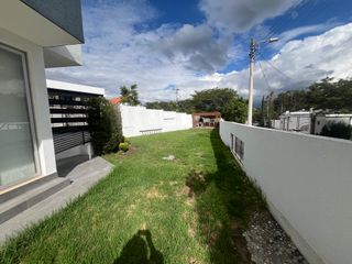 Foto 6 de Renta casa a 5 minutos de Cumbayá