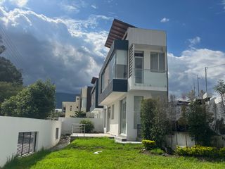 Foto 9 de Renta casa a 5 minutos de Cumbayá