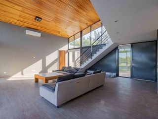 Foto 5 de ALQUILER Casa en La Comarca VISTA AL LAGO