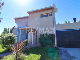 Foto 2 de VENTA CASA 2 DORMITORIOS CON PISCINA, NEUQUÉN
