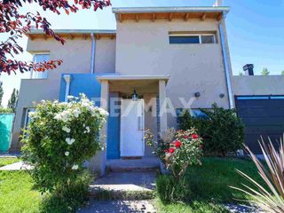 Foto 1 de VENTA CASA 2 DORMITORIOS CON PISCINA, NEUQUÉN