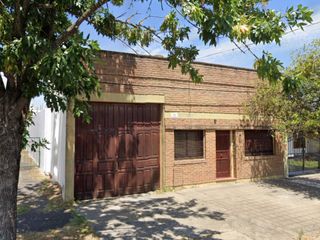 Foto 1 de Casa más Departamento  - Lote 10 x 60 - La Plata