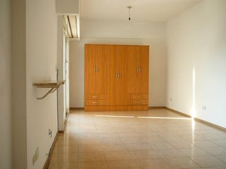 Foto 2 de Departamento - Almagro Sur