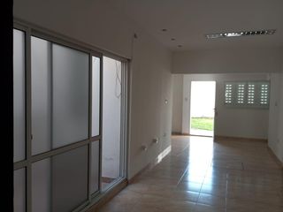 Foto 13 de ALQUILER COMERCIAL A 50mts Monumento Bicentenario - Av. Mate de Luna 1650