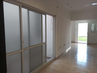 Foto 9 de ALQUILER COMERCIAL A 50mts Monumento Bicentenario - Av. Mate de Luna 1650