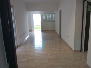 Foto 8 de ALQUILER COMERCIAL A 50mts Monumento Bicentenario - Av. Mate de Luna 1650