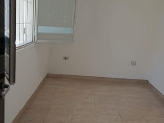 Foto 3 de ALQUILER COMERCIAL A 50mts Monumento Bicentenario - Av. Mate de Luna 1650