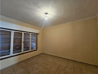 Foto 8 de CASA · EN ALQUILER · GODOY CRUZ · BARRIO PARQUE · 3 DOR ·