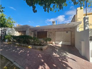 Foto 5 de CASA · EN ALQUILER · GODOY CRUZ · BARRIO PARQUE · 3 DOR ·