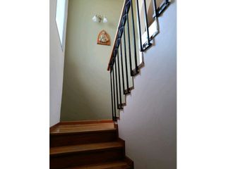 Foto 14 de VENTA DE HERMOSA CASA CON PISCINA- B°JARDINES ESTRADA,  GUAYMALLEN