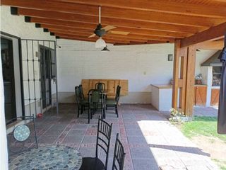 Foto 5 de VENTA DE HERMOSA CASA CON PISCINA- B°JARDINES ESTRADA,  GUAYMALLEN