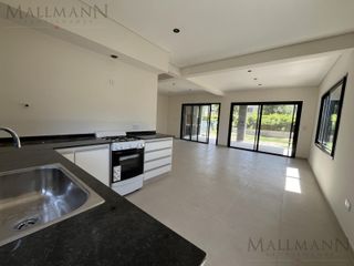 Foto 5 de Casa Alquiler 4 amb c/pileta barrio El Aljibe- Mallmann Propiedades