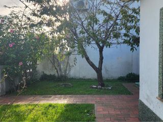 Foto 2 de Casa de 2 Dormitorios - Lote de 10 x 27.5 - La Plata