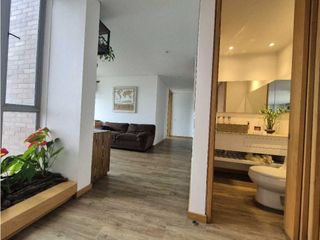 Foto 5 de Venta moderno apartamento en el POBLADO, sector Balsos.
