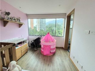 Foto 8 de Venta moderno apartamento en el POBLADO, sector Balsos.