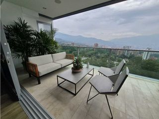 Foto 3 de Venta moderno apartamento en el POBLADO, sector Balsos.