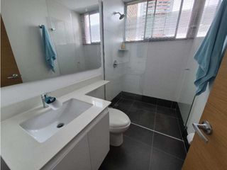 Foto 11 de Venta moderno apartamento en el POBLADO, sector Balsos.