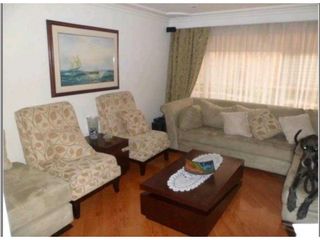 Foto 2 de Excelente casa remodelada en Cedritos (SR)