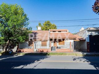 Foto 1 de Venta - Casa 4 dorm a refacc. - Gatica 1916 - Nqn