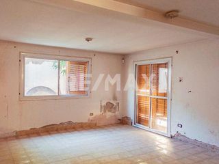 Foto 8 de Venta - Casa 4 dorm a refacc. - Gatica 1916 - Nqn
