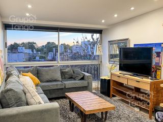 Foto 1 de Venta PH Villa Urquiza Frente 3 ambientes Cochera 4 pisos