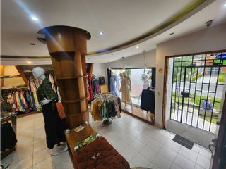Foto 1 de CASA EN ALQUILER SIMON BOLIVAR  VITRINA  COMERCIAL CERCA AVENIDA 80