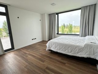 Foto 5 de CASA 7 AMBIENTES ALQUILER EN CHACRAS DE LA RESERVA