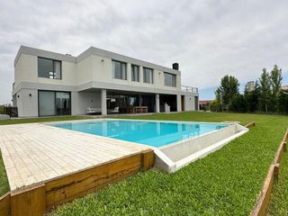 Foto 20 de CASA 7 AMBIENTES ALQUILER EN CHACRAS DE LA RESERVA
