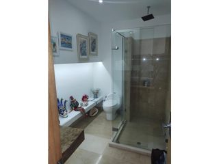 Foto 9 de APARTAMENTO  CON  VISTA  A LA CIUDAD Y A LOS FARALLONES