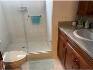 Foto 6 de APARTAMENTO CON AMPLIOS ESPACIOS