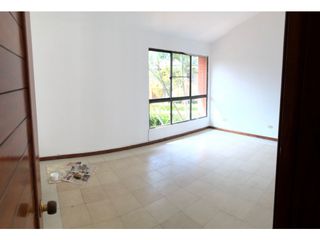 Foto 6 de CASA AMPLIA EN CONJUNTO CERRADO DE PANCE