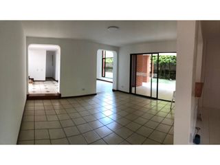 Foto 12 de CASA AMPLIA EN CONJUNTO CERRADO DE PANCE