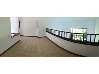 Foto 4 de CASA AMPLIA EN CONJUNTO CERRADO DE PANCE