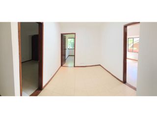 Foto 5 de CASA AMPLIA EN CONJUNTO CERRADO DE PANCE