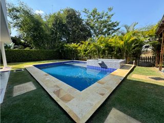 Foto 14 de CASA MODERNA CON PISCINA Y JACUZZI