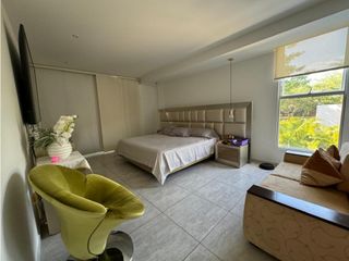 Foto 10 de CASA MODERNA CON PISCINA Y JACUZZI