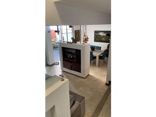 Foto 1 de CASA REMODELADA EN UNIDAD DE CIUDAD JARDIN