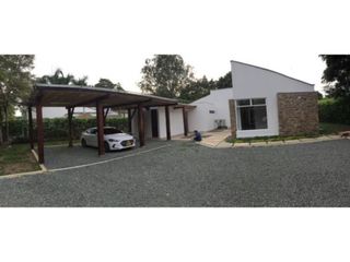 Foto 2 de CASA CON PISCINA EN LA MORADA.