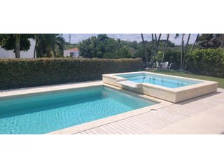 Foto 14 de CASA CON PISCINA Y JACUZZI